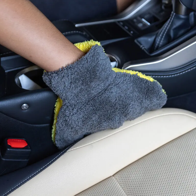 Chemical Guys Handy Mitt For The Stranger 1