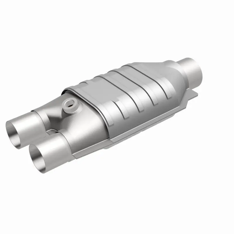 Magnaflow 2.5In 2In S D Caobdii Universal Converter For 1996-2000 Chevrolet Express, Gmc Savana, And 1996-2001 Dodge Ram Models 2