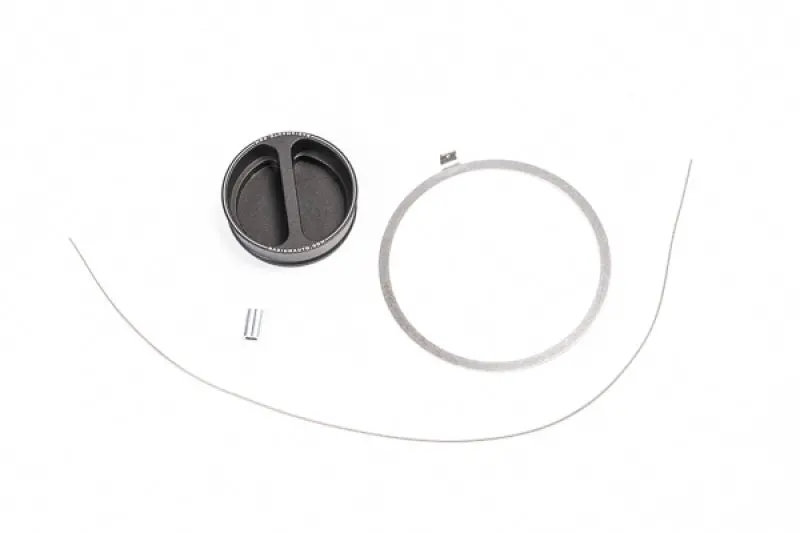 Radium Dry Break Dust Cap With Lanyard For Fuel Cell Fill Receivers 1